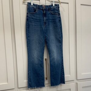 MOTHER jeans
Size 29
LIL’ Hustler Ankle Fray
Wash- Healing Jars
EUC